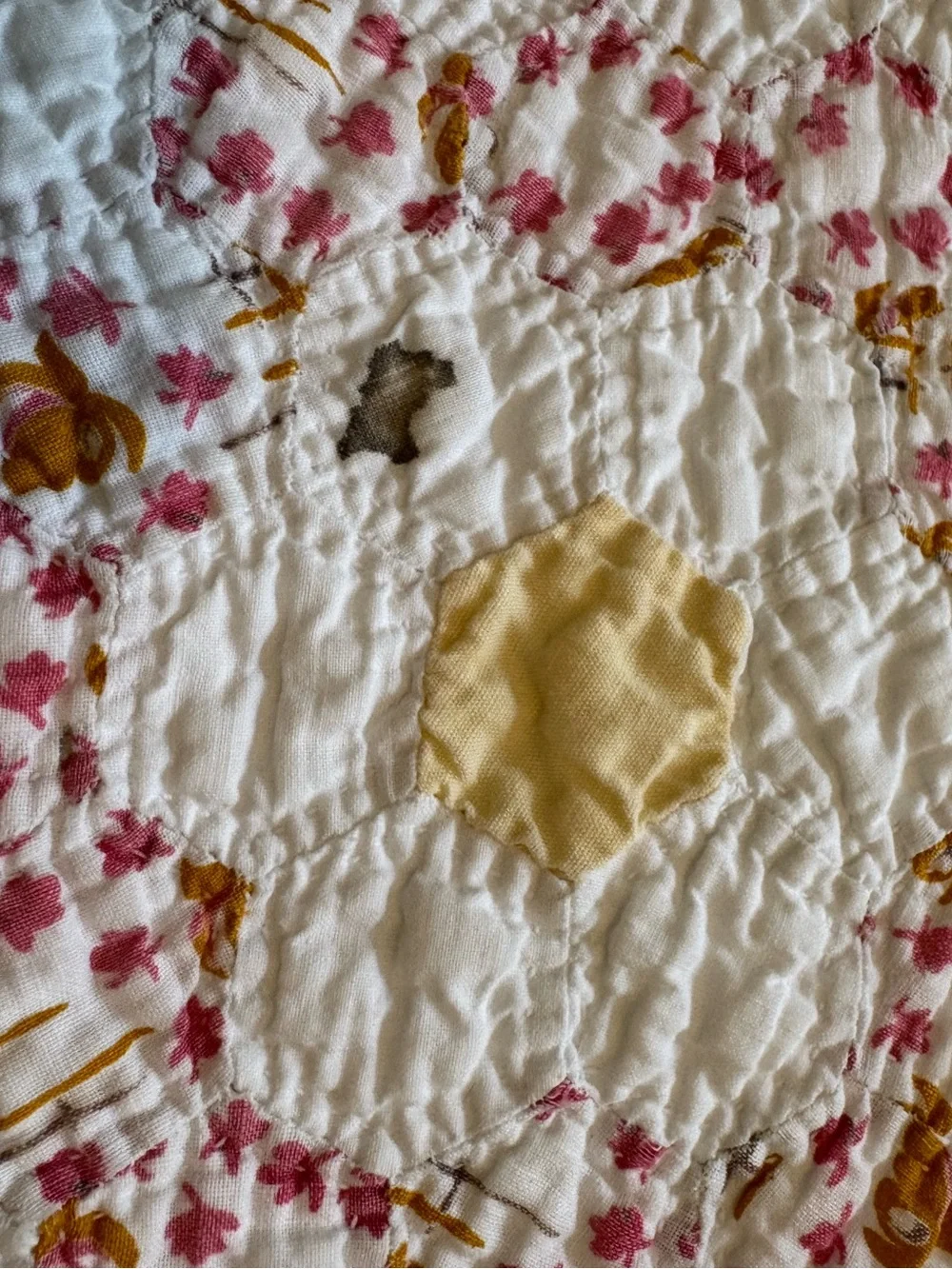 Antique 1930s Hand Stitched Grandmothers Flower Garden Quilt